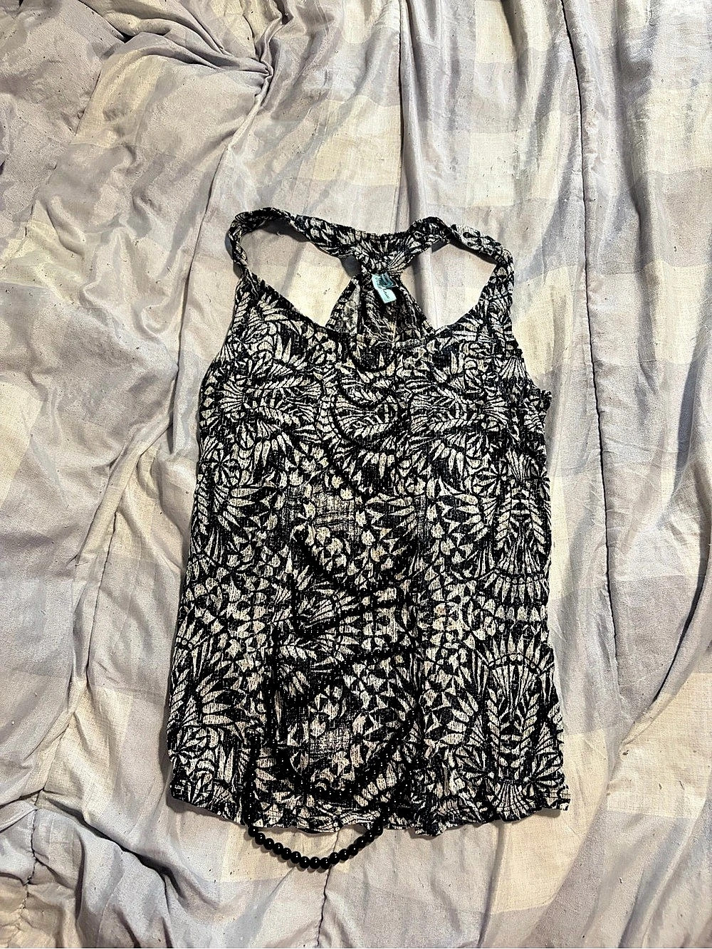 GUESS Printed Tank Top in Black & White Size Small